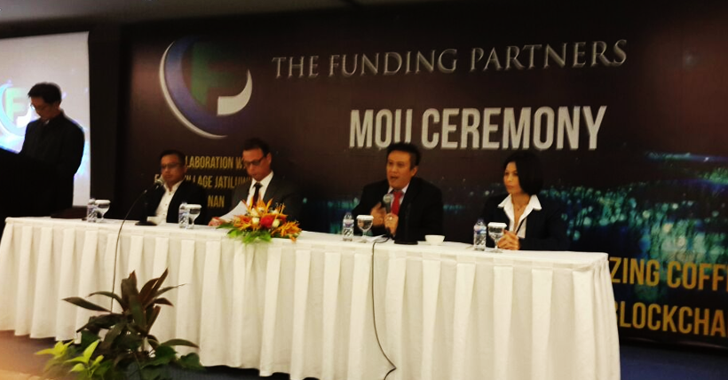 penandatanganan MOU antara The Funding Partner International yang diwakilkan oleh Jim Edwards selaku CEO, dengan The Funding Partner Indonesia yang diwakilkan oleh Joni Eko Saputro selaku CEO