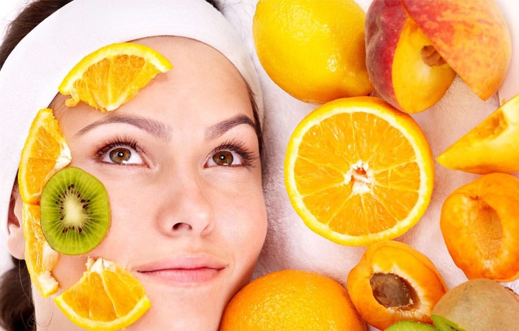 Penggunaan buah untuk peremajaan kulit wajah