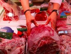 Menteri Perdagangan Harap BUMN Bisa Intervensi Harga Daging Sapi