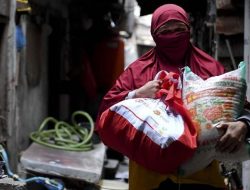 Bansos Ayam Hidup di Cianjur Dikeluhkan Warga