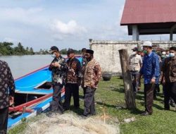 Nelayan Nagan Raya Terima Bantuan Fish Finder