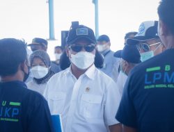 Dengarkan Curhat Nelayan di Natuna, Menteri Trenggono Akan Tindak Tegas Pengguna Cantrang