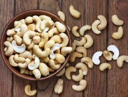 Doyan Makan Kacang Mete? Waspadai Efek Sampingnya