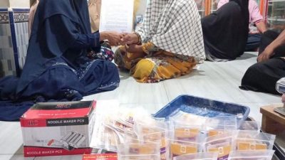 Poltesa Ajak KWT Kabupaten Sambas Manfaatkan Limbah Kulit Singkong Jadi Cemilan Stik