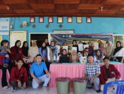 Tingkatkan Ekonomi Warga, Dosen Polipangkep Latih Dasawisma Attangsalo Olah Jeruk Pamelo Jadi Sabun hingga Sirup